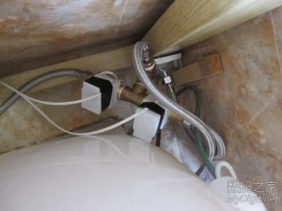 马桶节水装置 实用创意：家用节水、蓄水、冲马桶装置