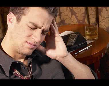 喝酒第二天头疼怎么办 为什么喝酒第二天头疼 酒后第二天头痛怎么办