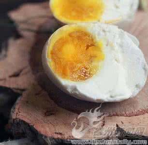 腌鸡蛋出油最好的方法 腌出出油的鸡蛋