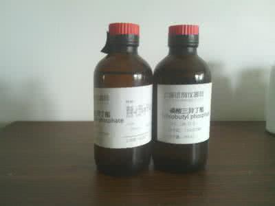 卢卡斯试剂鉴别醇 卢卡斯试剂 允许用一种试剂鉴别溴苯、苯和乙酸，最好选用（）A．NaOH溶液B．AgNO3C．蒸馏水D．乙醇