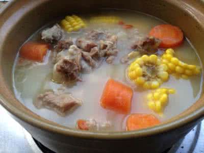 玉米骨头汤的做法 骨头汤 玉米骨头汤的做法,玉米骨头汤怎么做好吃,玉米骨头汤的家常做法