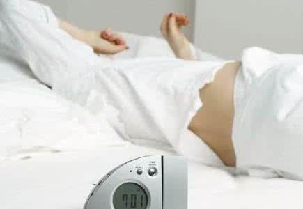吃完饭就想睡觉怎么办 吃完饭就很冲怎么办？