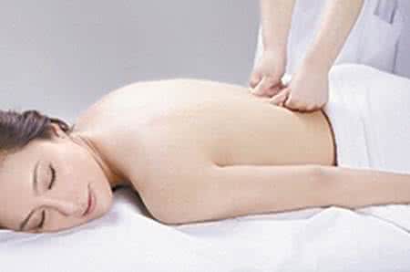 pola抗皱精华按摩手法 按摩3大“抗老穴”排毒抗皱效果佳