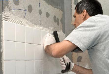 白水泥能贴瓷砖吗 贴瓷砖用白水泥好还是粘合剂好?