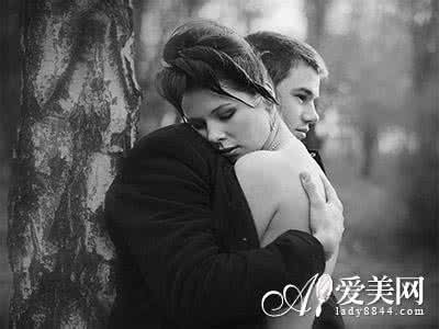 恋爱心理学 恋爱心理学 5种拥抱方式看出他对你的感情