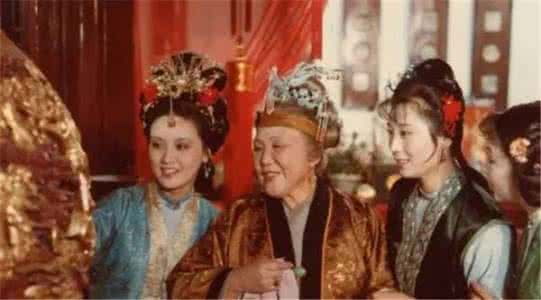 贾母苦大仇深 国馆丨贾母，一个藏得极深的女人