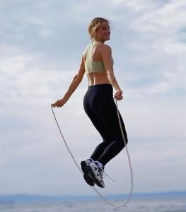 跳绳减肥瘦哪里 跳绳能减肥吗 坚持跳绳会越来越瘦