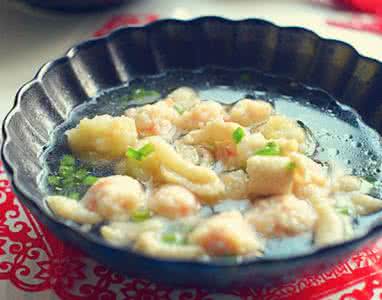 虾丸鸡皮汤 红楼梦中8道养颜食谱;鸡皮虾丸汤;奶油松瓤卷酥