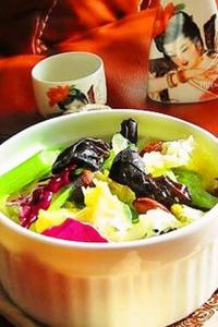 西芹 西芹杏仁呛双耳