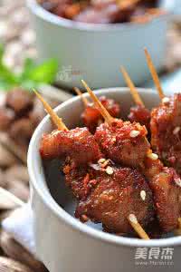 麻辣香锅怎么做才好吃 这是我吃过做的最好的香辣牙签肉，不但下饭还是一道不错的下酒菜