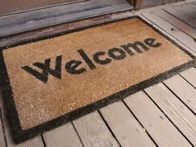 农村大门口种什么树好 大门口用哪种地毯 如何用地毯来营造大门好风水呢