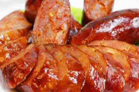 香肠的做法大全家常 麻辣香肠 自制麻辣香肠的做法,自制麻辣香肠怎么做好吃,自制麻辣香肠的家常做法