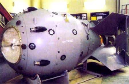 苏联历史档案选编 解密档案披露苏联原子弹制造内幕 豪