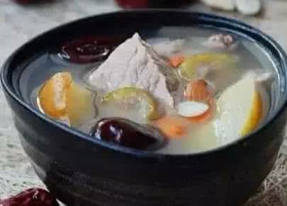 秋天煲什么汤最好 秋天了，30个汤，争取都煲一次！赶紧收了！