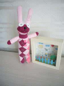 用一支袜子做简单娃娃 教你几种袜子娃娃的做法