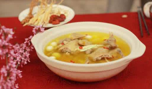 鸡汤治疗感冒 鸡汤治疗感冒 喝鸡汤能够帮助治疗感冒!