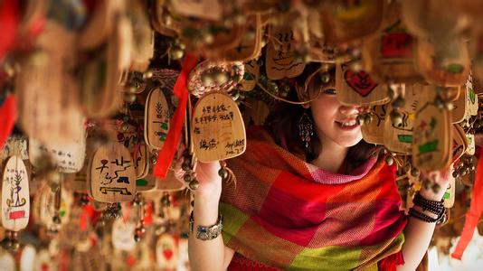 男人有桃花运面相 外出旅行时易有艳遇和桃花运的面相