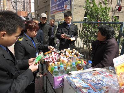 太原市万柏林区教育局 太原万柏林区食药监局开展校园食品安全专项检查