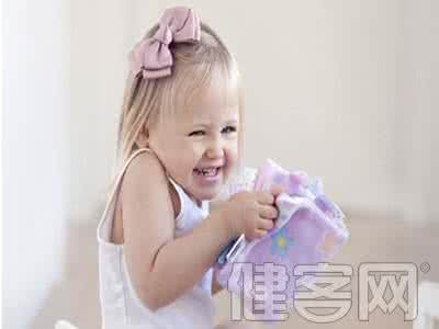 新生儿全身脱皮 眼耳口鼻 从眼耳口鼻到全身，新生儿护理方法大汇总