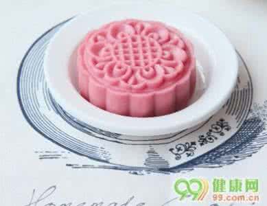 冰皮月饼的做法 栗蓉蔓越莓冰皮月饼的做法