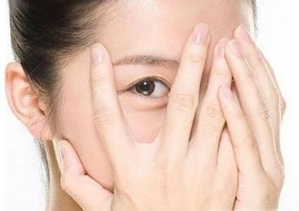 面部毛孔粗大怎么办 面部毛孔粗大的原因 女性面部毛孔粗怎么办