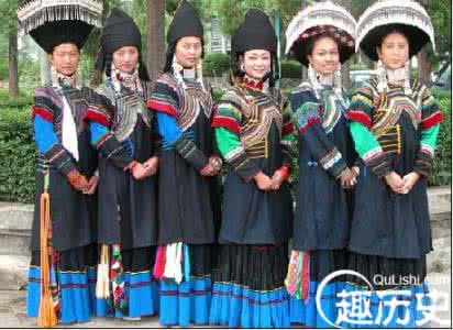 彝族服饰特点 彝族服饰 彝族不同地区的服饰有什么特点
