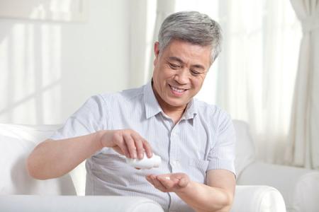 上海男子医院评论 谢晓刚评论 男子患有妇科病医院该吃药了