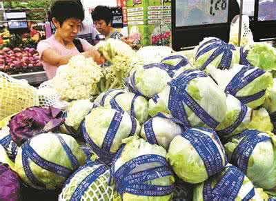 胶带绑蔬菜央视辟谣 央视曝光：超市里用胶带捆绑的蔬菜甲醛超标10倍，最好别吃！