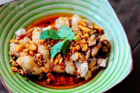 口水鸡怎么做好吃 好吃到爆的销魂【口水鸡】，最关键是那一碗红油辣椒啊！