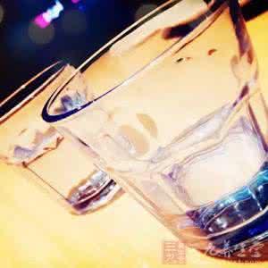 肾积水能多喝水吗 每日喝水40斤 河南女子患上双肾积水