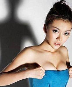 赵露傲人胸围 傲人的胸围,是可以吃出来的!