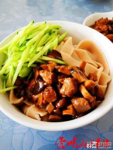 肉酱酱菌 菌香肉酱面