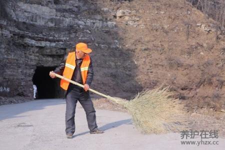 梦见爬山到山顶 爬到山顶老伯一头栽倒在地 医生称要量力而行