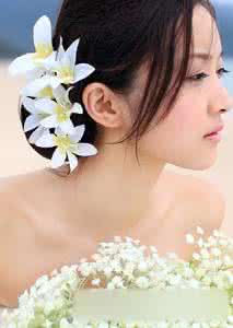 唯美新郎新娘婚礼对白 婚礼上唯美新娘发饰