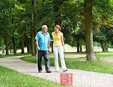 缓解眼睛疲劳 散步可缓解疲劳 4益处让你爱上散步