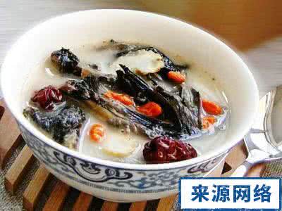 香菇红枣乌鸡汤 乌鸡香菇红枣汤的功效 乌鸡红枣汤的做法
