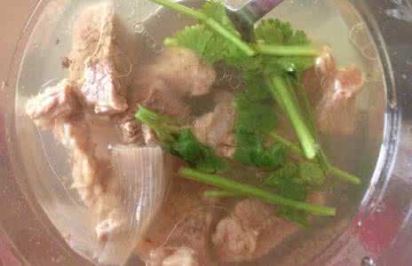 怎样熬牛肉汤更好吃 牛肉汤的做法