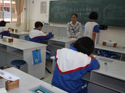 初中生语文能力的培养 刍议如何在初中语文教学中培养学生的创新思维
