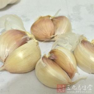 过敏性鼻炎那治疗好 鼻炎的治疗 春季男人消灭鼻炎有妙招