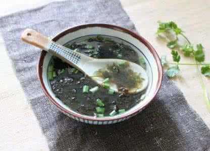 坐月子能吃紫菜吗 坐月子能吃紫菜吗 坐月子可以吃紫菜汤吗以及注意哪些