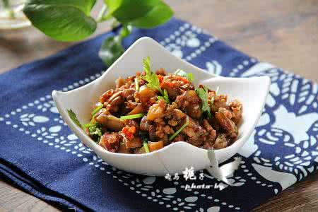 潇湘麻辣影视 香辣过瘾的潇湘风味下饭菜:三丝茄子