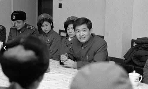 名垂青史 胡锦涛因哪三件事定将“名垂青史”？