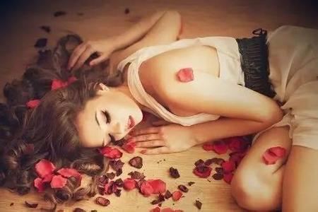 女生这些行为为老司机 爱的暗示 女生有这些行为,绝对是爱的暗示!