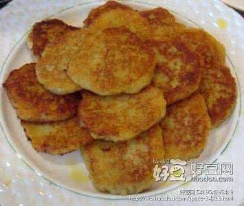 家常土豆饼 家常土豆饼 教你做最简单的香软酥脆土豆饼，全家抢着吃