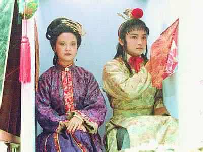 王熙凤和贾宝玉的关系 塑造王熙凤和贾宝玉为何采用同一手法