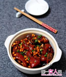 黄豆焖猪脚怎么做好吃 冬至吃猪脚，一冬冻不了【黄豆猪蹄】