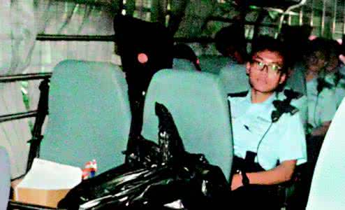 游客香港被围殴致死 内地客殴毙案：首被告的香港导游承认踢打死者