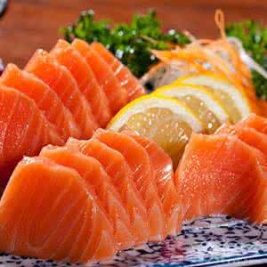 三文鱼配什么蔬菜做馅 三文鱼配什么？