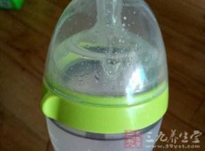 研究结果 研究结果指出不含BPA容器也可能威胁孩子健康