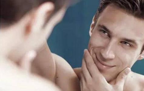 男士脸部干燥起皮 解决冬季男士脸部干燥问题